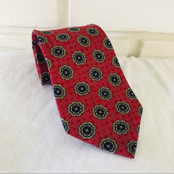 John Henry for Dillard’s Classic Red Medallion Tie - Picture 6 of 8
